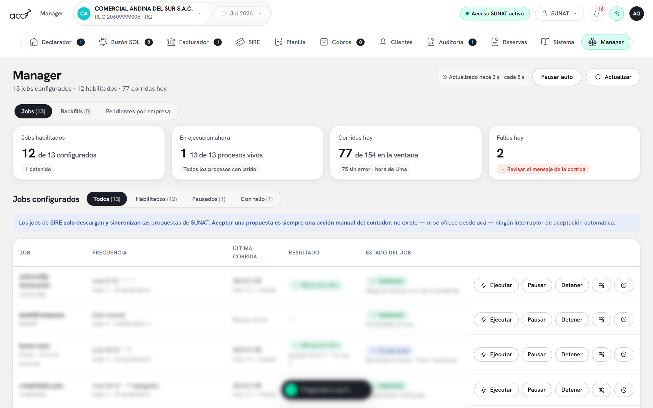 Módulo Manager con la lista de procesos programados, su estado de habilitado o pausado, su última corrida y el historial de ejecuciones con resultados OK, con error y en curso.